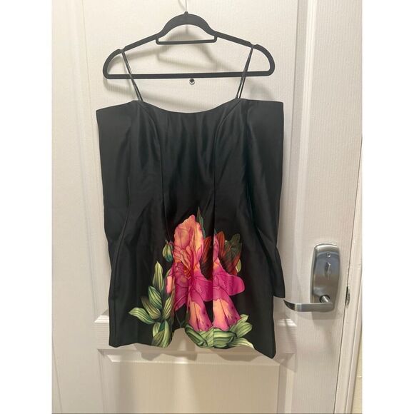 Elliatt Azelie Off The Shoulder Mini Dress in Black Cocktail size XS Flaw!!! - Picture 5 of 8